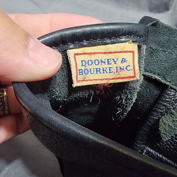 VTG Dooney & Bourke All Weather Leather Carrier Crossbody Purse - Picture 16 of 16